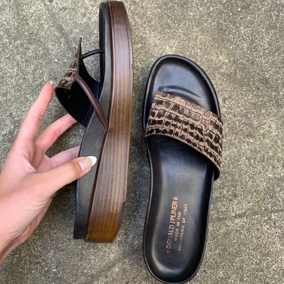 Donald J Pliner Fifi Slides - Picture 3 of 9